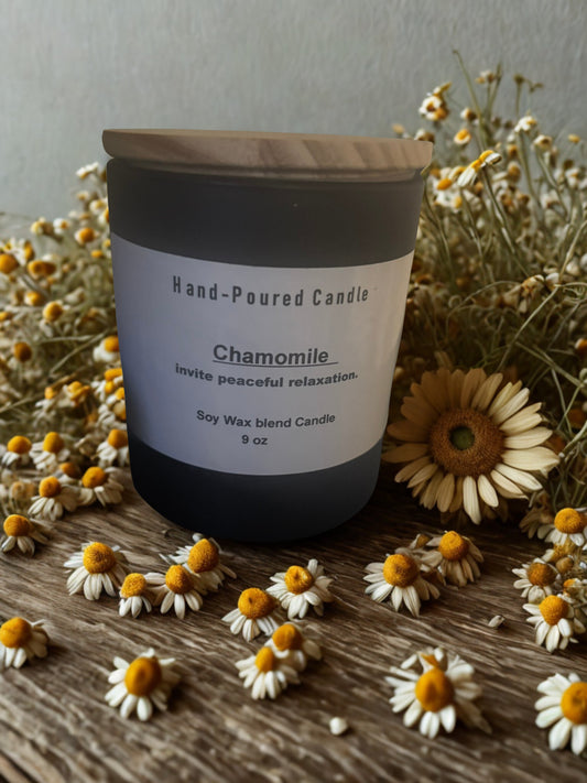 Chamomile Hand-Poured scent candle - 7Oz